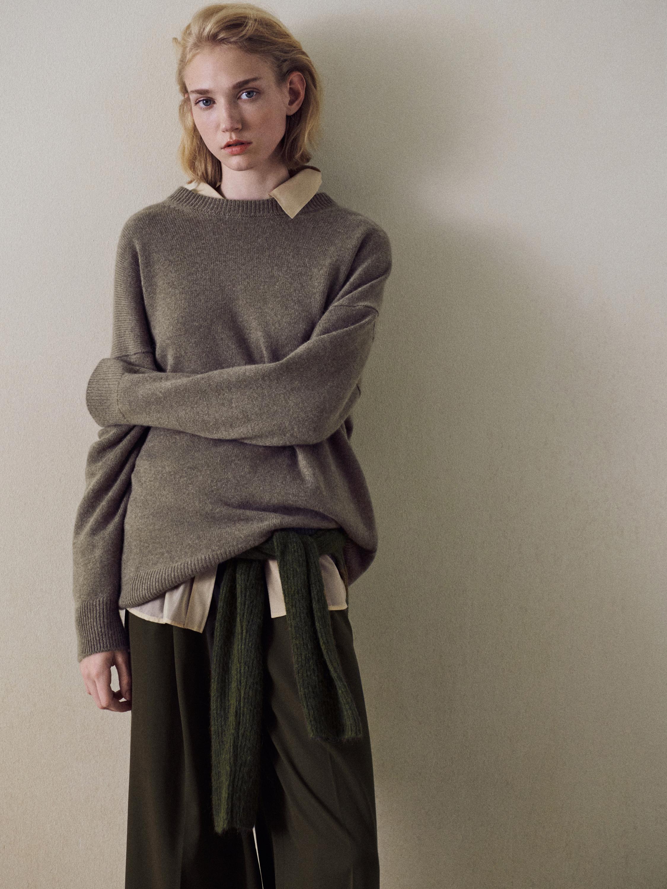 100% cashmere oversize knit sweater